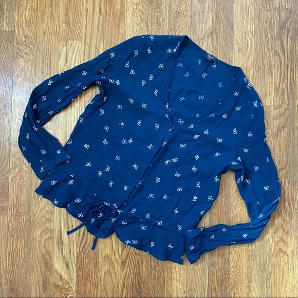 Rails Beaux Button Down Shirt in Navy Butterfly - Picture 2 of 5